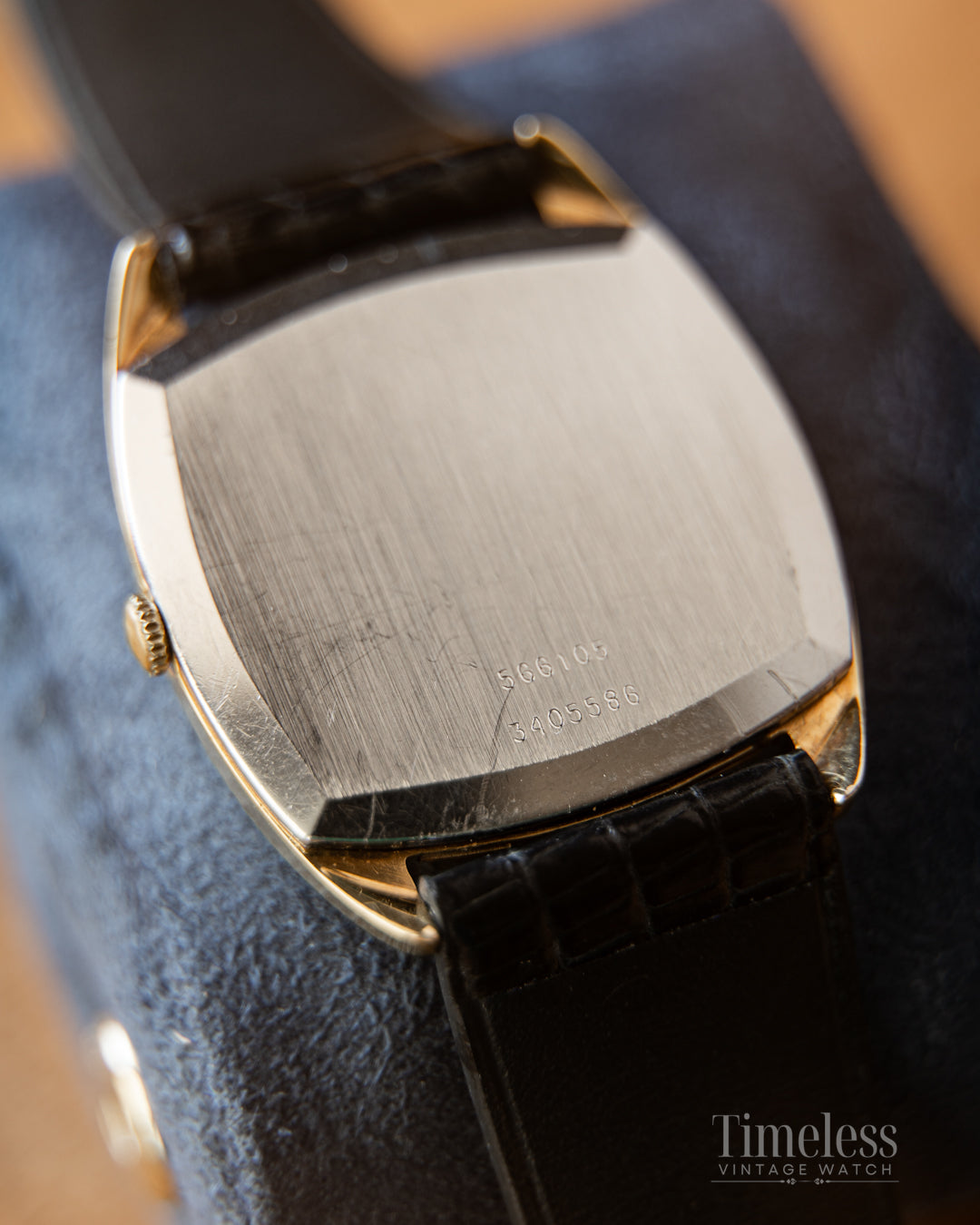 Universal Genéve Gilt Shadow Ultra Slim Automatic