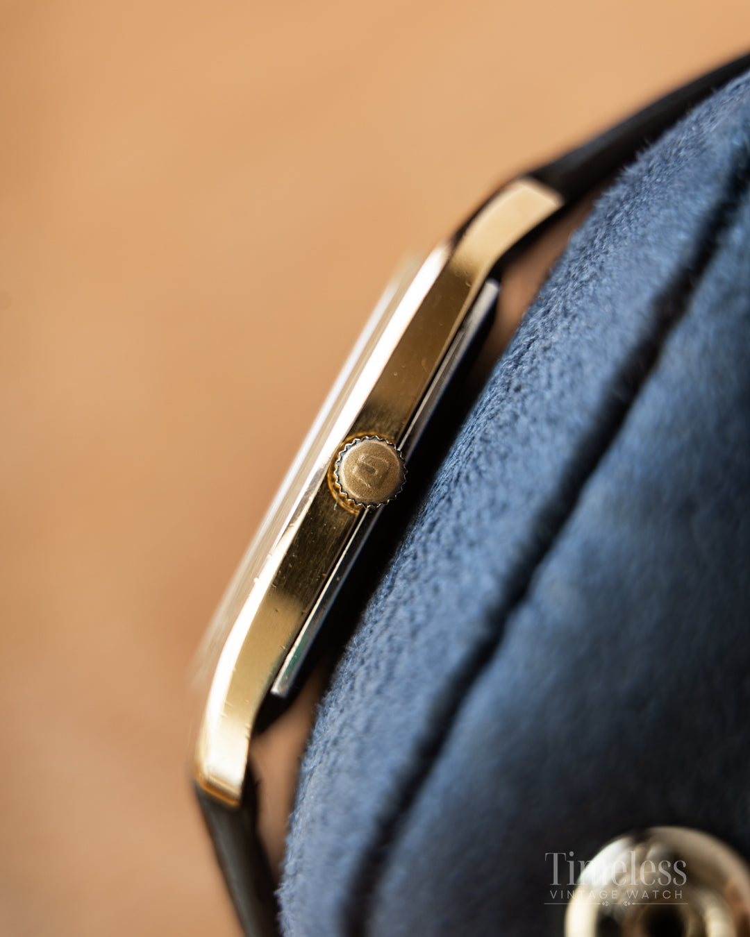 Universal Genéve Gilt Shadow Ultra Slim Automatic